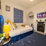 4 Bedroom Luxury By Altoluxoexperience Short Lets & Serviced With Free Wifi & Parking * Bristol