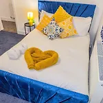4 Bedroom Luxury By Altoluxoexperience Short Lets & Serviced With Free Wifi & Parking بيت للعطل *