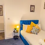 4 Bedroom Luxury By Altoluxoexperience Short Lets & Serviced With Free Wifi & Parking Ferienhaus Bristol