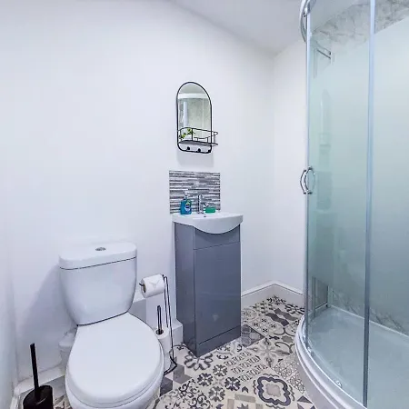4 Bedroom Luxury By Altoluxoexperience Short Lets & Serviced With Free Wifi & Parking * Bristol