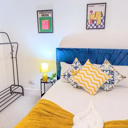 Holiday home 4 Bedroom Luxury By Altoluxoexperience Short Lets & Serviced With Free Wifi & Parking Bristol