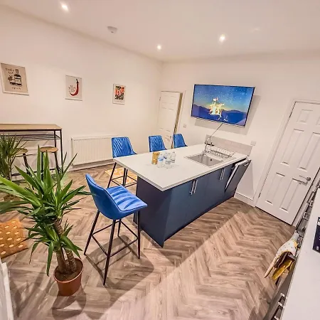 4 Bedroom Luxury By Altoluxoexperience Short Lets & Serviced With Free Wifi & Parking *