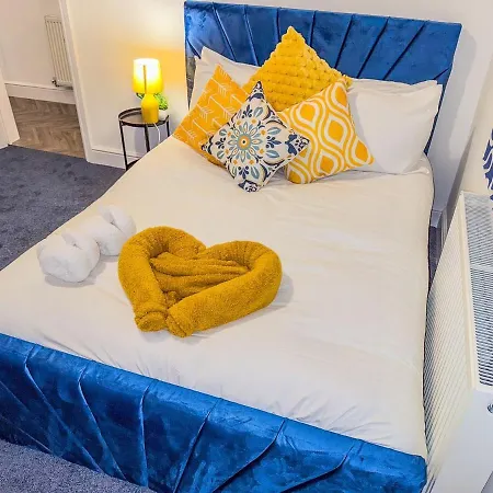 4 Bedroom Luxury By Altoluxoexperience Short Lets & Serviced With Free Wifi & Parking Casa de Férias *