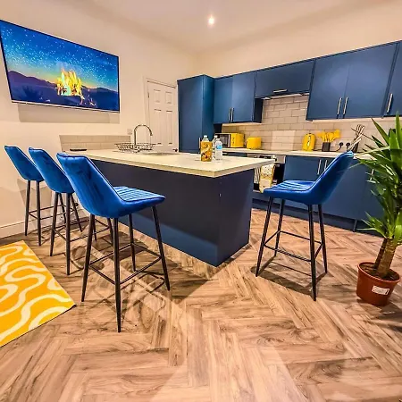 4 Bedroom Luxury By Altoluxoexperience Short Lets & Serviced With Free Wifi & Parking * Bristol
