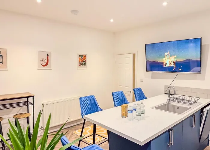 Hébergement de vacances 4 Bedroom Luxury By Altoluxoexperience Short Lets & Serviced With Free Wifi & Parking *