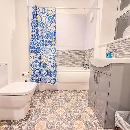 4 Bedroom Luxury By Altoluxoexperience Short Lets & Serviced With Free Wifi & Parking Bristol