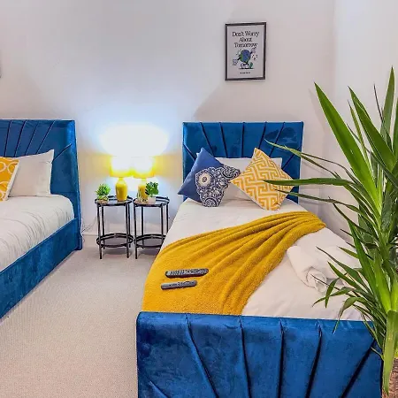 4 Bedroom Luxury By Altoluxoexperience Short Lets & Serviced With Free Wifi & Parking Vakantiehuis