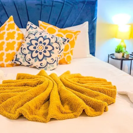 4 Bedroom Luxury By Altoluxoexperience Short Lets & Serviced With Free Wifi & Parking * Bristol